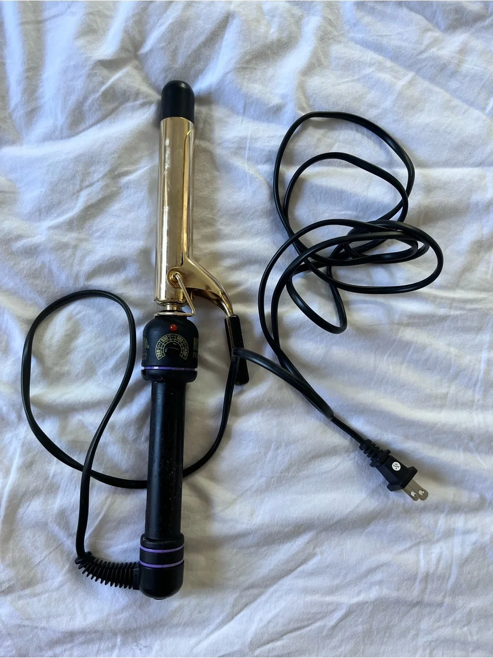Hot Tools Gold and Black Curling Iron | Unbranded 1